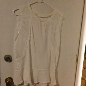 Short sleeve top with lace detail